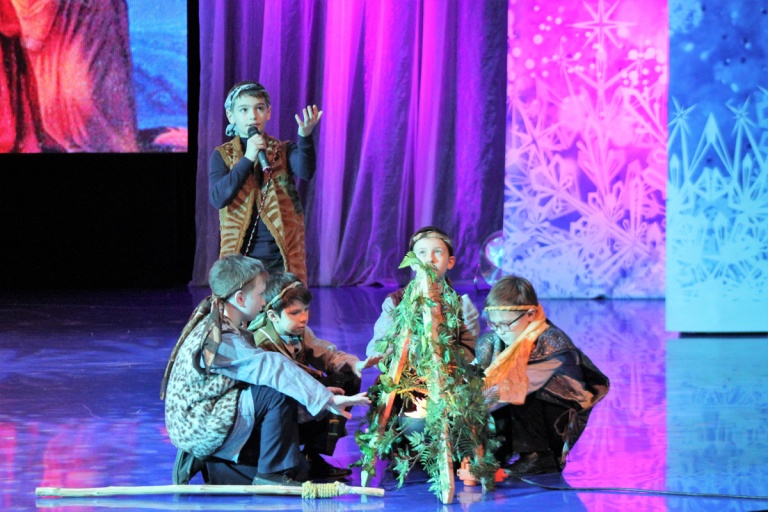 В Сургуте прошел XIII городской фестиваль детского и юношеского творчества "Рождество Христово"