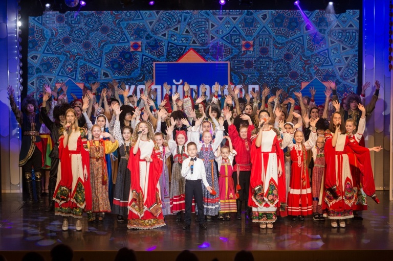В Городском культурном центре состоялся тематический концерт «Калейдоскоп» с участием национальных творческих коллективов в рамках проекта «Сургут – наш общий дом»
